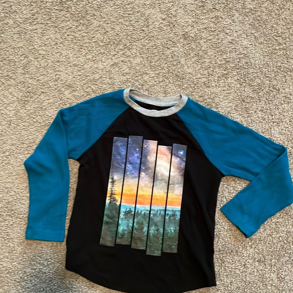 Old Navy long sleeve tee with nature theme; size 6-7